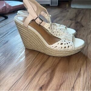 Gianni Bini Off White Peep Toe Macrame Wedges Size 7.5